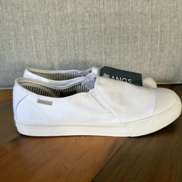 BANGS Slip On Canvas Sneakers NWT Size 9W - Picture 2 of 7